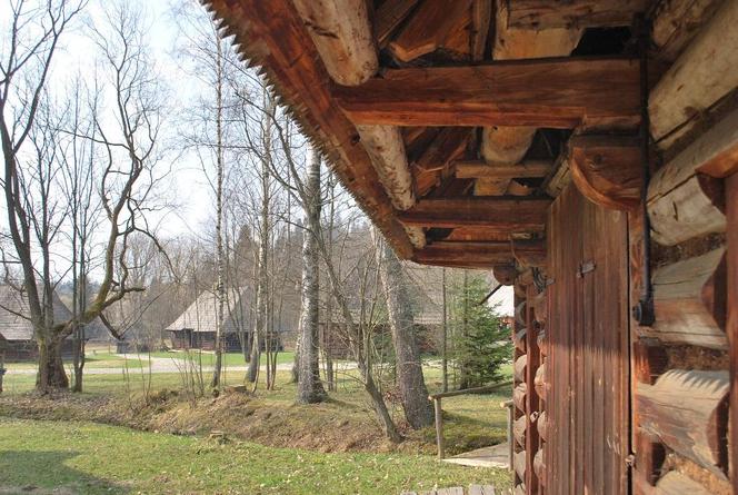 Pierwsze powojenne muzeum pod otwartym niebem powstało w Małopolsce. To tu kręcono słynne filmy