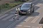  Łódź. Kobieta potrącona na przejściu. Patrzyła nie na drogę, tylko w telefon [ZDJĘCIA]