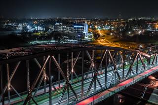 Nowy stary most im. Piłsudskiego w Toruniu. Nocna sceneria zachwyca