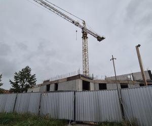 Dawniej był tam popularny market. Teraz to miejsce wypełni nowy blok