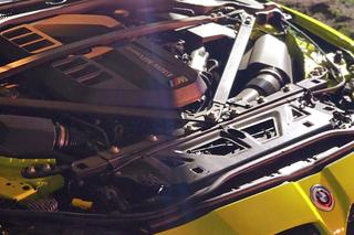 Wypożyczył auto za 500 tysięcy złotych i rozbił je na torowisku. 29-latek trafił do szpitala