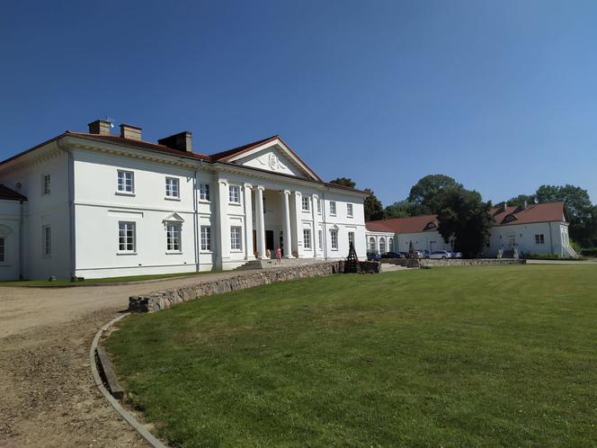 Pałac w Korczewie z roku na rok przyciąga do gminy coraz większą liczbę turystów