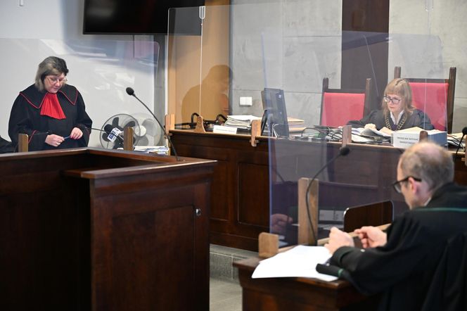 "Zaszczepiła" 40 dzieci nieznanym preparatem, narażając ich życie i zdrowie. Emerytowana pielęgniarka stanęła przed sądem