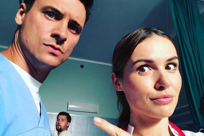 Na dobre i na złe po wakacjach 2018. Hania Sikorka (Marta Żmuda Trzebiatowska), Krzysztof Radwan (Mateusz Damięcki)