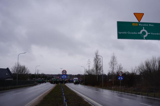 Protest rolników z 20 lutego. Blokada drogi obok Białegostoku