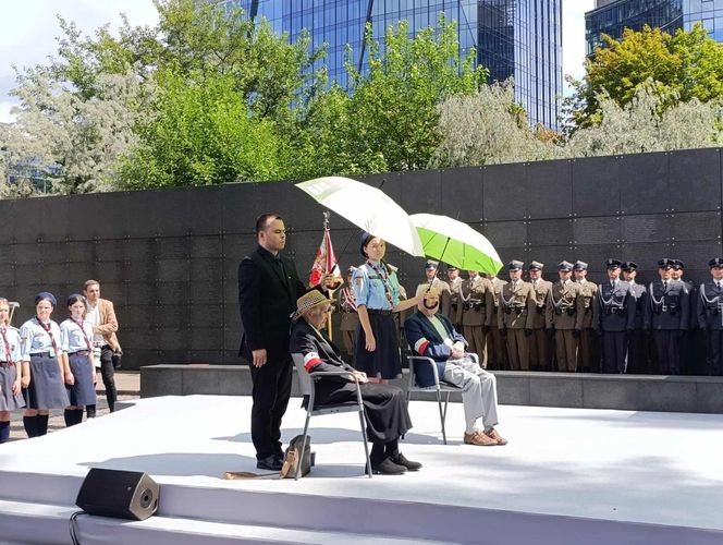 81. rocznica Powstania Warszawskiego. Prezydent Duda wręczył odznaczenia powstańcom