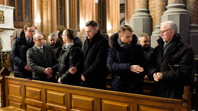 Białostoczanie oddali hołd zamordowanemu prezydentowi Gdańska. Była Msza Święta i Światełko Pamięci
