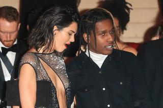 A$AP Rocky znowu podrywa Kendall Jenner? Rozmawiał z nią na nabożeństwie Kanye Westa!
