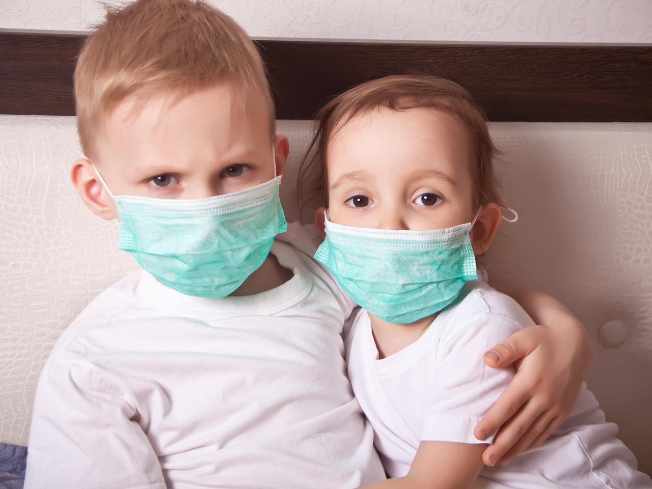 Jak przekonać dziecko do założenia maseczki ochronnej?