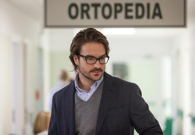 To nie koniec świata 2 sezon odcinek 14 (odc. 1). Adam Tenczyński (Piotr Stramowski)