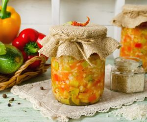 Cukinia z papryką w słoikach na zimę