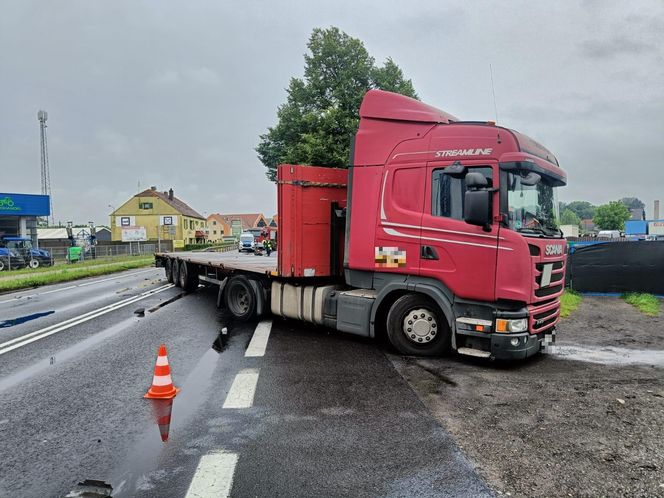 Wypadek na DW 309 koło Leszna. Zderzyły się dwa samochody