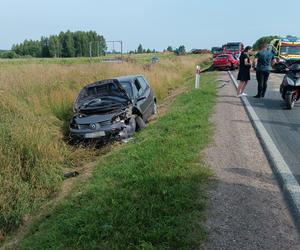 Roztrzaskali się na drodze. Dramatyczny wypadek, strażacy wycinali ludzi z wraków