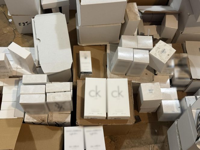 Turecki gang fałszerzy rozbity. 25 milionów złotych w podrobionych kosmetykach