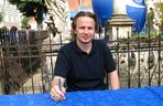Bartłomiej Topa: Szlachcic z manią wielkości w serialu 1670, a w życiu wzór czułości i troski