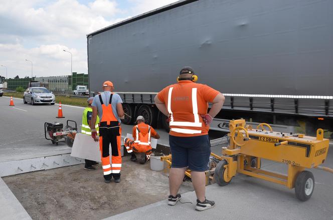 Tak naprawiano betonową nawierzchnię autostrady A1