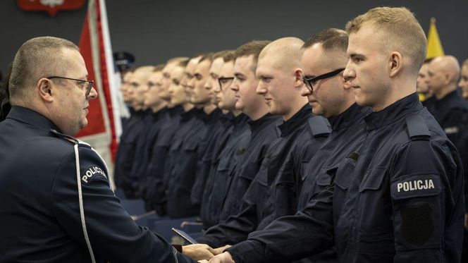 Gdańsk ma nowych policjantów. Złożyli ślubowanie [GALERIA]