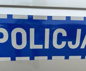 Ostrów. Myślał, że zdąży, zanim policjanci wejdą do mieszkania. Ale nie poszło zgodnie z planem...