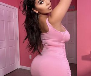 Udaje narzeczoną na Wigilii. Mężczyźni płacą za to fortunę!