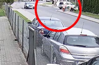 Wyprzedzając nastolatka na skrzyżowaniu, kobieta zajechała mu drogę