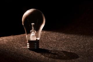 Wyłączą prąd w Warszawie! Podano daty i lokalizacje. Ważne informacje! [LISTA MIEJSC]