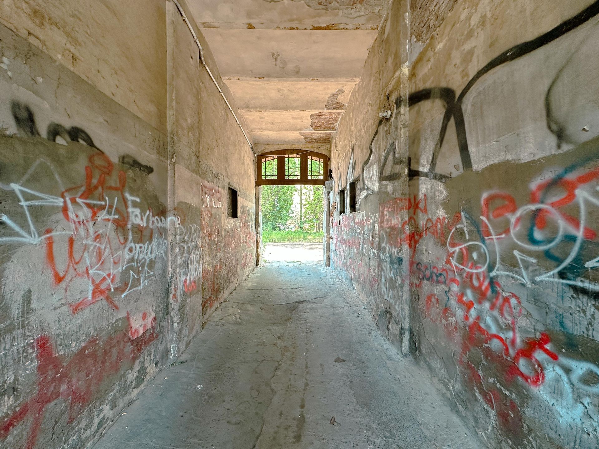 Zabytkowe famuły Izraela Poznańskiego w Łodzi 