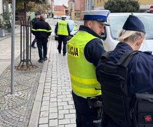 Namysłów. Ciężarna kobieta potrącona na przejściu dla pieszych. Wypadek zarejestrowała kamera [ZDJĘCIA]