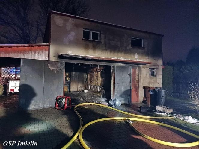 Pożar garażu przy ul. Liliowej w Imielinie