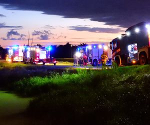 Koszmar pod Warszawą. Ciało zwisało głową w dół z zapory wodnej