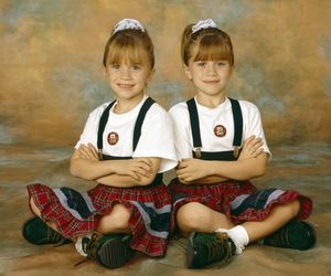 Od dziecięcych gwiazd do kobiet sukcesu. Zobacz, jak przebiegała kariera bliźniaczek Olsen
