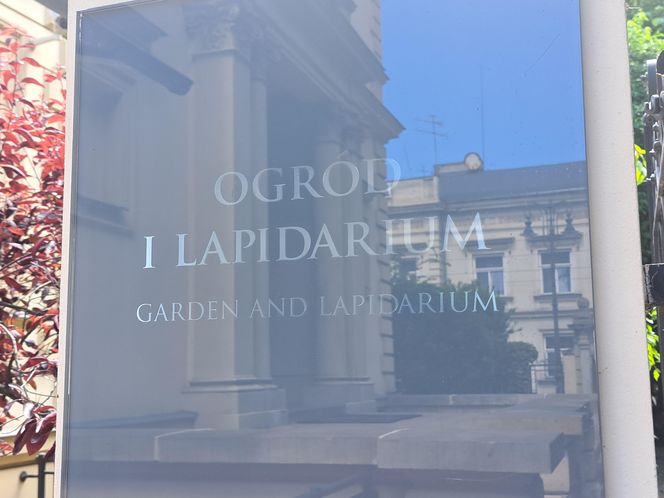 Ogród przy pałacu Czapskich w Krakowie