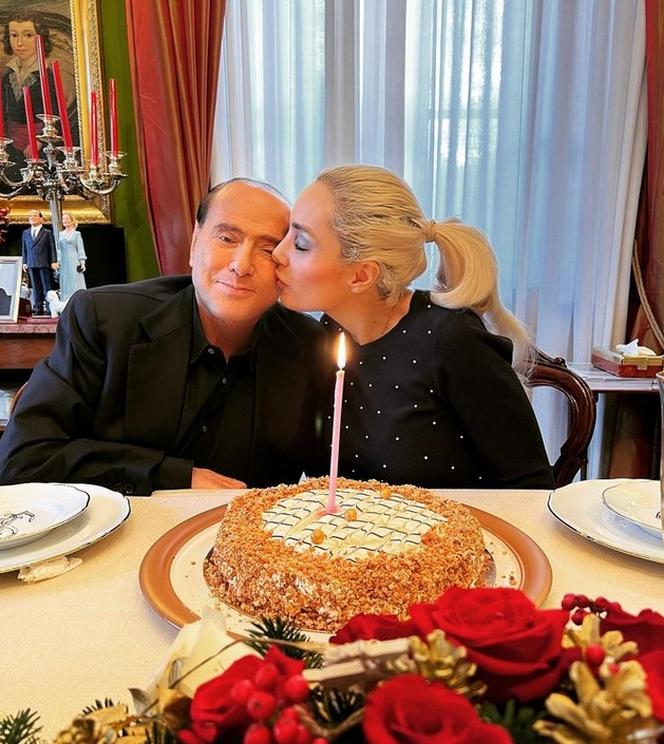 Marta Fascina - ostatnia kobieta Berlusconiego. Para wzięła "symboliczny ślub" w 2022 roku