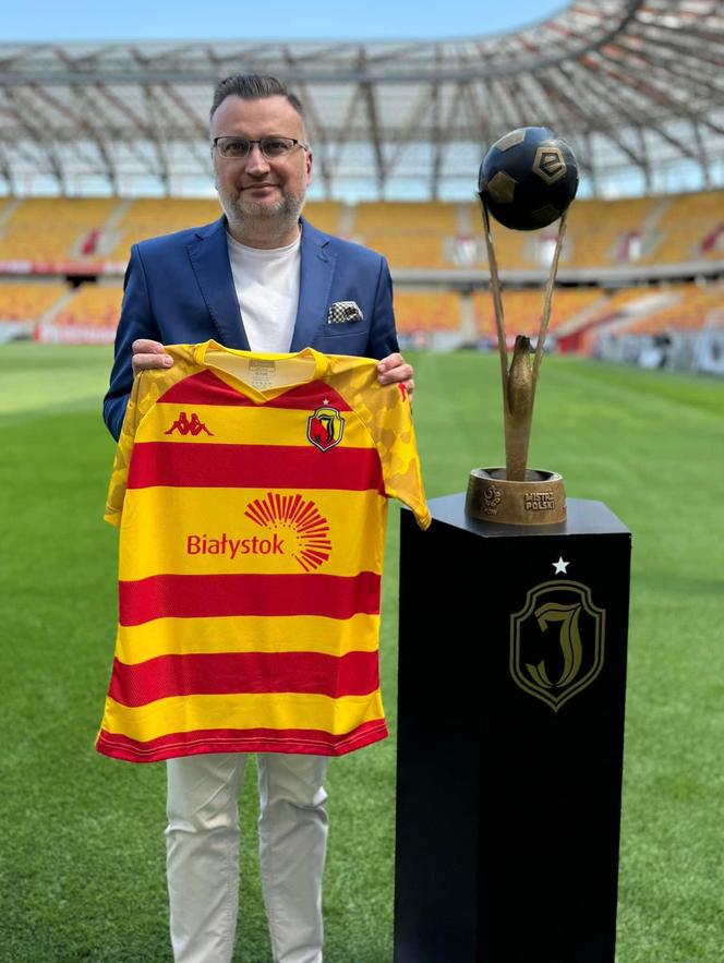 Jagiellonia Białystok zaprezentowała stroje na sezon 2024/25