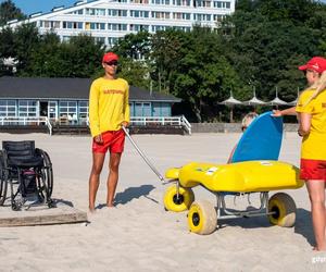 Plaża bez barier i kąpiel na wózku