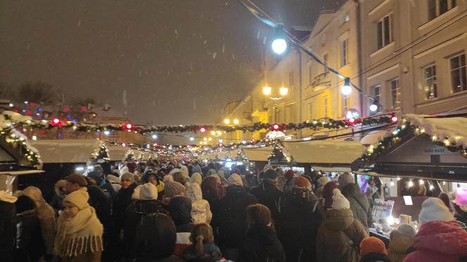 Białostocki Jarmark Świąteczny. Tłumy, klimat i... zaskakujące ceny