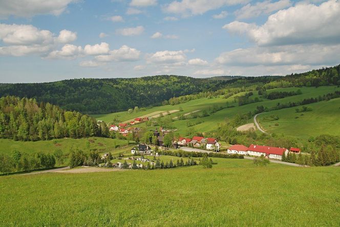 Ta wieś była kiedyś najbiedniejsza w Małopolsce. Należała do księży z Krakowa