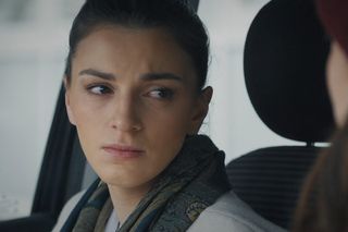 M jak miłość odcinek 1871 ostatni - finał sezonu. Kasia (Paulina Lasota), laborantka Anna Sokołowska (Katarzyna Russ) 