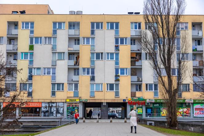 Jamnik - zdjęcia najdłuższego prostego bloku w Warszawie