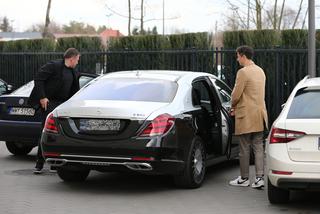 Robert Lewandowski przyjechał Mercedesem-Maybachem na zgrupowanie kadry