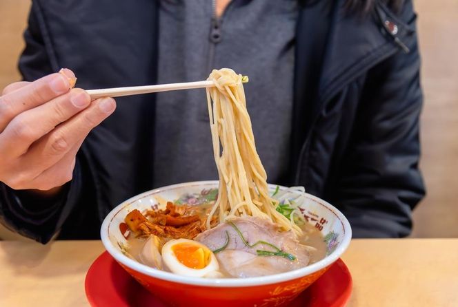 Ramen z polskimi składnikami to idealne połączenie tradycji i nowoczesności. Spróbuj tej wersji już dziś