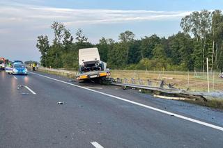 Uderzył w stojącego na drodze 27-latka! Tragedia na S5 koło Gniezna
