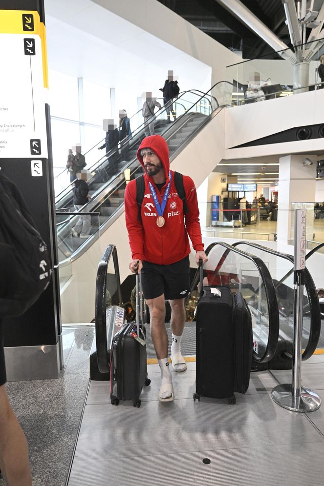 Kibice w szoku! Czekali na siatkarzy, a tu nagle wyszli polscy złoci medaliści