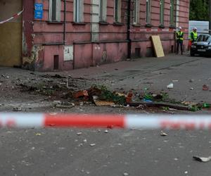 Ich rodzice spadli razem z balkonem. Kuba i Robert potrzebują pomocy 