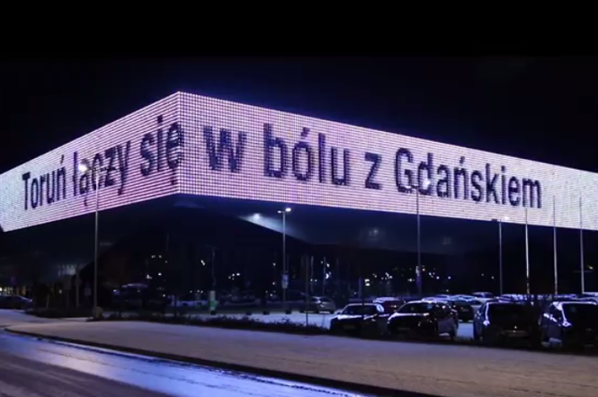Toruń solidarny z Gdańskiem - przekaz na Arenie Toruń