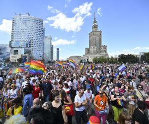 Parada Równości przeszła ulicami Warszawy. Tłumy uczestników