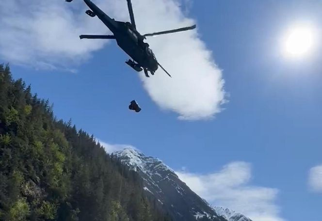 Przygniótł go 300-kilogramowy głaz i żyje! Zobacz zdjęcia z akcji ratunkowej