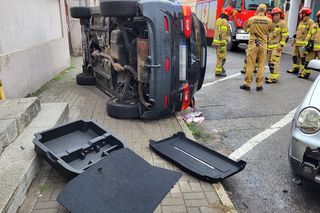 Dramat w Chełmnie. Kierowca wjechał w grupę ludzi. Pięć osób rannych, w tym dzieci [ZDJĘCIA]