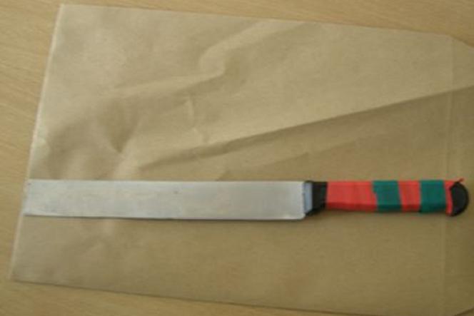 Szokujący napad w Tarnowie. 18-latek wyciągnął nóż i groził nieznajomemu