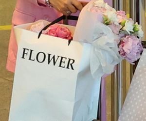 Anna Mucha z rodziną na lotnisku