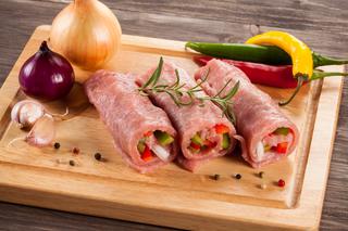 Roladki z szynki wieprzowej z warzywnym farszem: sprytne danie obiadowe 